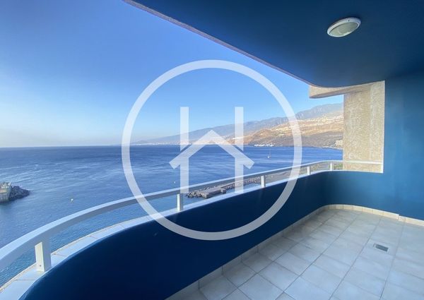 Luxurious apartment on the seafront of Radazul Bajo