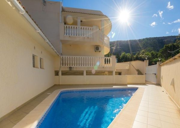 Villa For Rent In Albir
