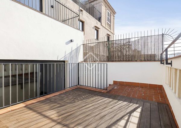 New build 2 Bedroom penthouse with 15m² terrace for rent in El Born, Barcelona