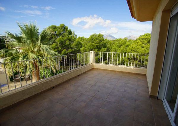 Villa Long Term Rental In Albir