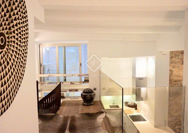 A bright duplex apartment with 2 double bedrooms to rent in Pilar