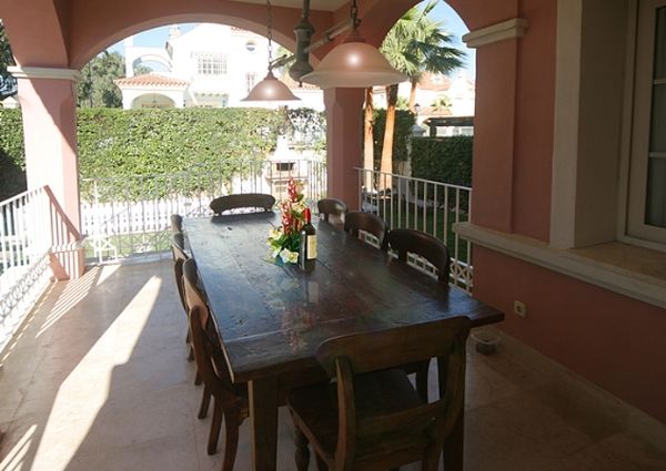 Villa for rent in Puerto Banús