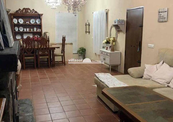 Detached villa with pool and bbq area for long term in Nerja