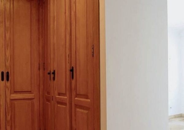 Frontline Apartment for rent by the coast in Palma de Mallorca.