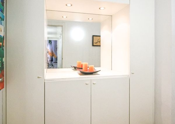 Newly renovated and furnished 2 minutes from Sagrada Familia.