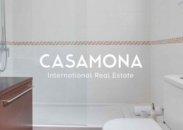 Luminous and Spacious 2 Bedroom Apartment with Balcony in El Born