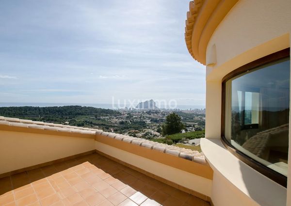For long term rent exclusive villa in Calpe with outstanding views