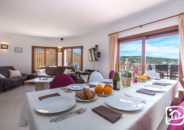 Rent villa OCTAVIO