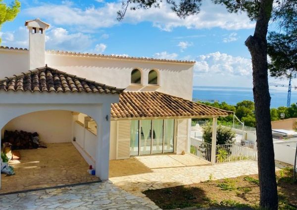 4 bedroom villa with sea views for rent in Costa den Blanes