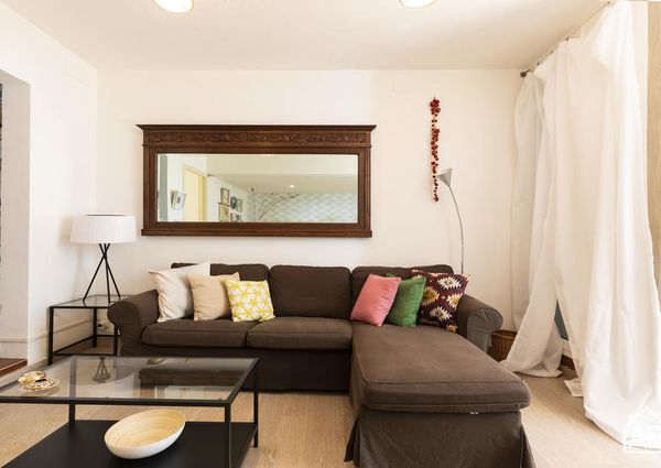 Stunning One-Bedroom Apartment with Private Terrace in Heart of Gracia Neighbourhood