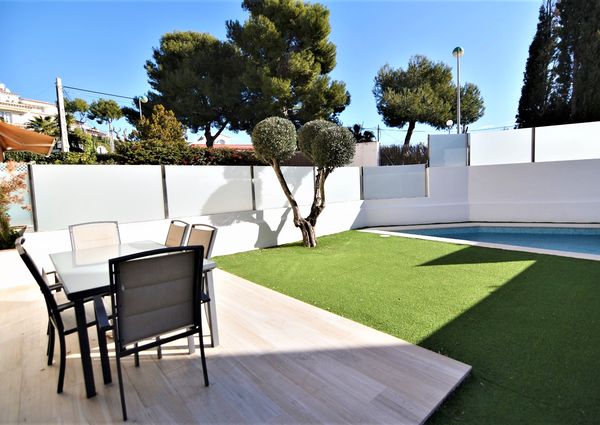 Semi-detached house in Sitges Valllpineda with private pool