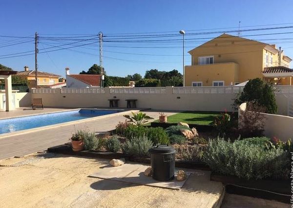 Villa for rent in Alfaz
