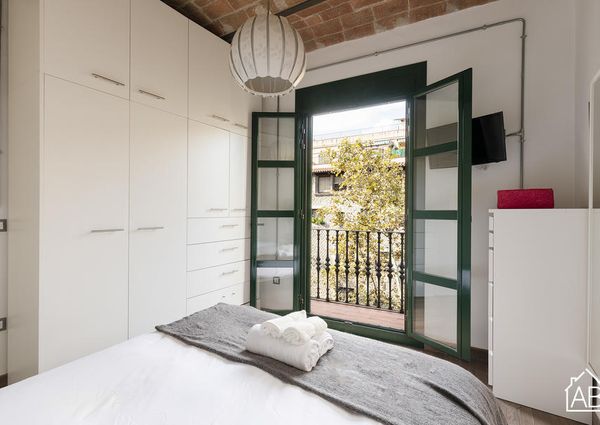 Trendy and Modern 2-bedroom Apartment in El Born