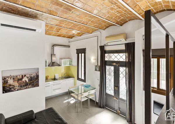 Trendy Studio Apartment in Barceloneta, steps from the Beach