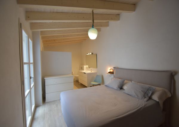 Seafront apartment in Ses Covetes