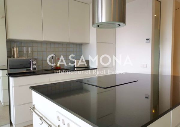 Modern apartment in Barceloneta with sea-views, Elevator and a Private Terrace