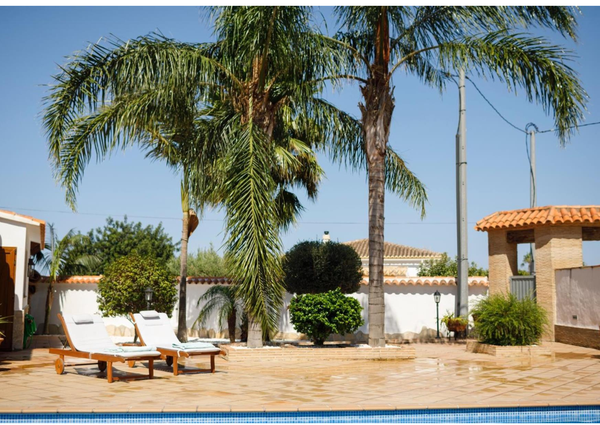 Se alquila chalet independiente en el Montgo Dénia