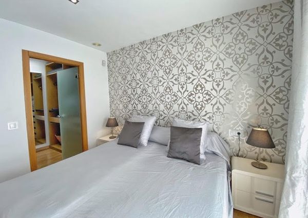 Modern house in a prime location in Molinar for rent