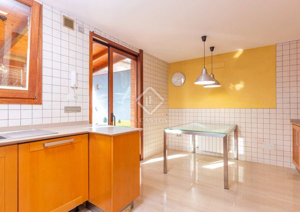 Excellent 4 Bedroom house / villa with 50m² garden for rent in Mataro, Barcelona