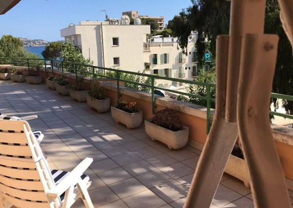 4 bedroom sea view apartment in Paguera for rent
