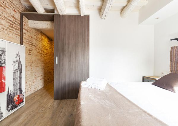 Trendy 1-Bedroom Apartment near Las Ramblas