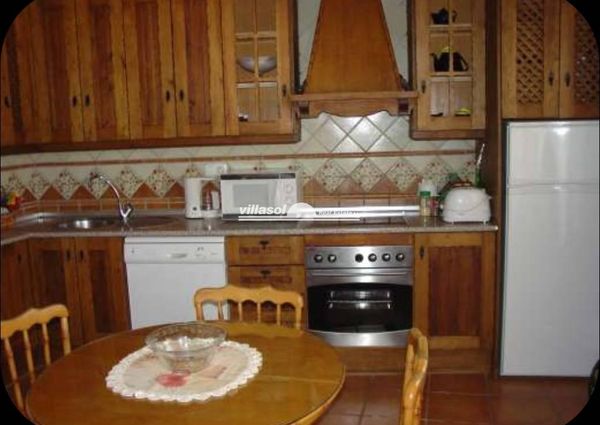 Delightful detached villa with pool and covered exterior kitchen in Frigiliana for winter rental