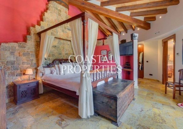 Beautiful traditional villa for rent in the upmarket area Sol De Mallorca, Mallorca, Spain
