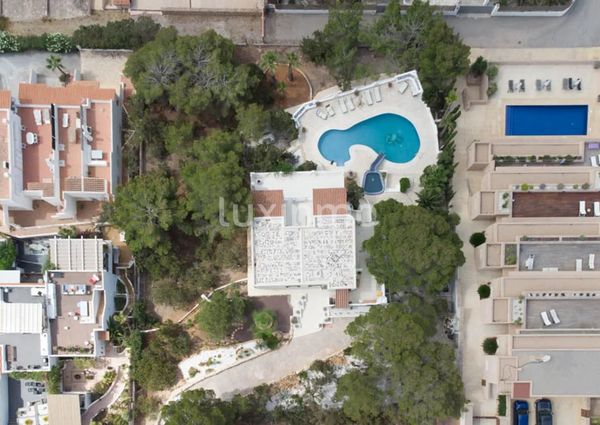 Villa with sea views and the island of Es Vedra