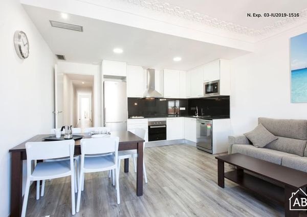 Beautiful 3-bedroom Apartment with a Balcony in Poble Sec