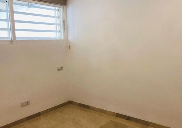 Partial sea view apartment in Bonanova for rent