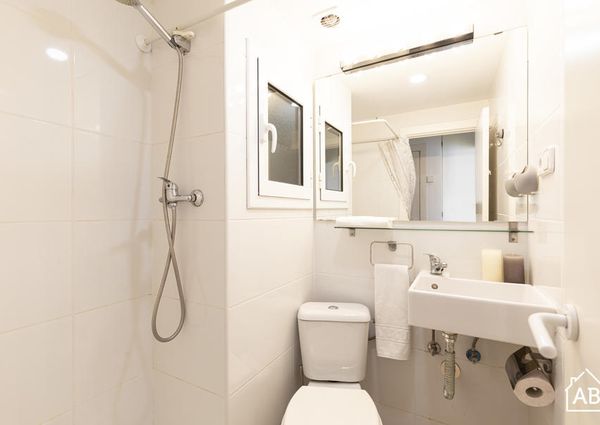 Stylish Two-Bedroom Apartment in Nou Barris