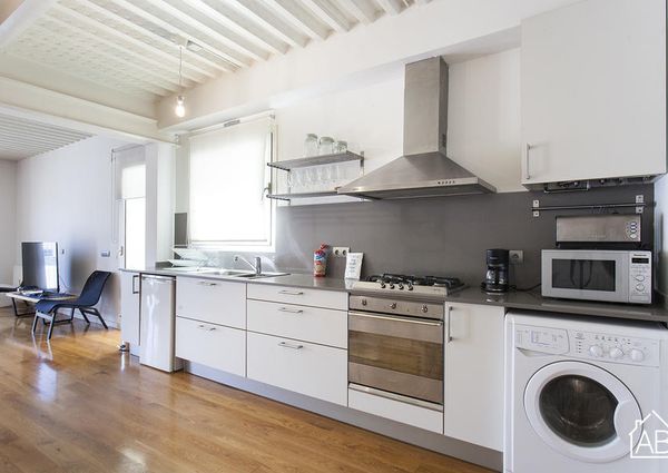 Modern, loft-style apartment in the Barceloneta area