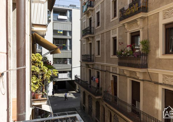 Cozy apartment right by the Barceloneta beach