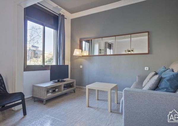 Recently refurbished 4-bedroom apartment for up to 14 people near Sants Station