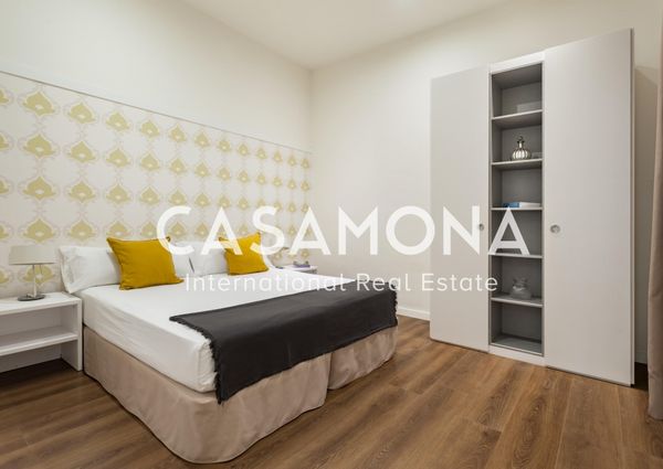 Bright and Beautifully Renovated 3 Bedroom Apartment near Port Vell