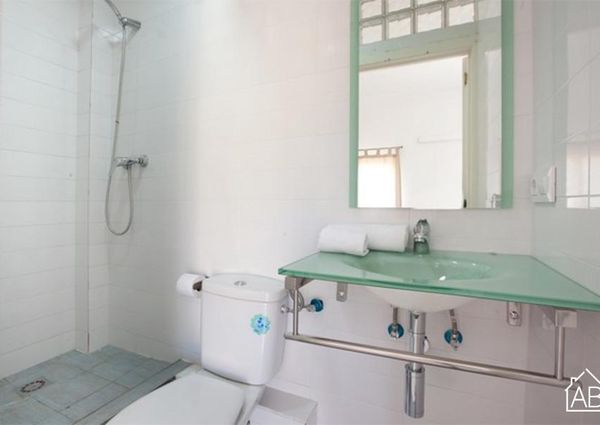 Cheerful studio apartment in Barceloneta located close to the beach