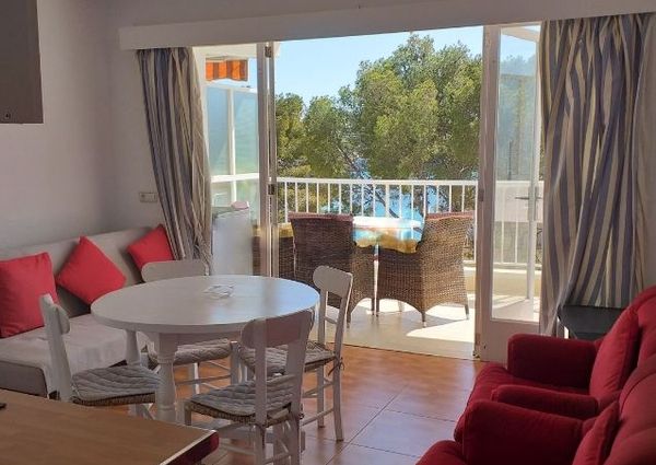 2 bedroom apartment with sea views in Santa Ponsa
