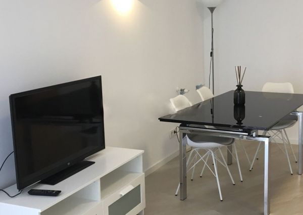 Modern two bedroom apartment in santa ponsa for Long term rental