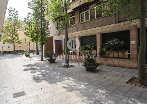 Unfurnished 4-bedroom apartment for rent in Les Corts Barcelona