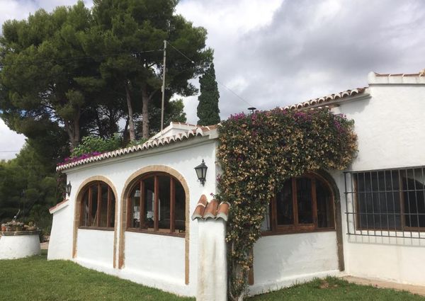 Se alquila chalet en Jávea