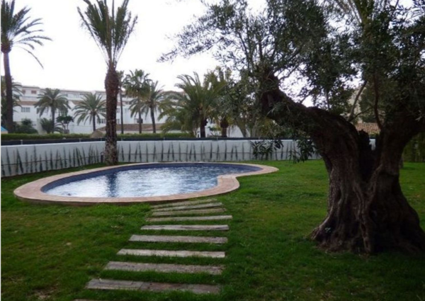 Se alquila chalet en Jávea
