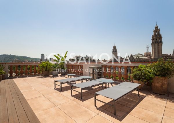 Bright and Beautifully Renovated 3 Bedroom Apartment near Port Vell