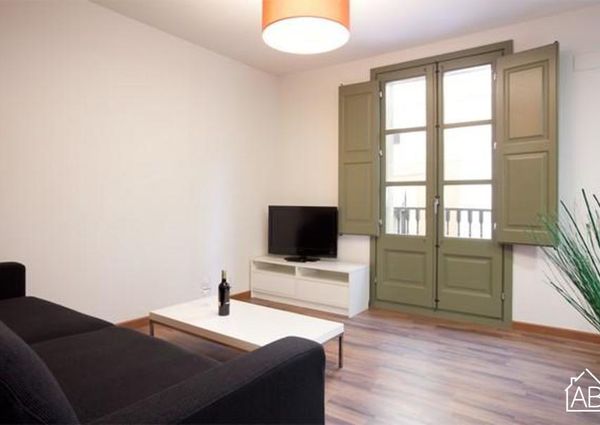 Apartment with Balcony in the Gothic Quarter
