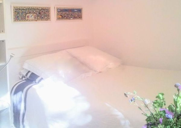 Two bedroom apartment with sea access to rent