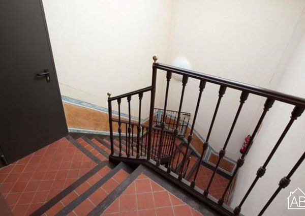 Apartment with Balcony in the Gothic Quarter