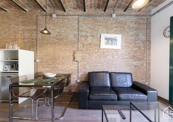 Trendy and Modern 2-bedroom Apartment in El Born