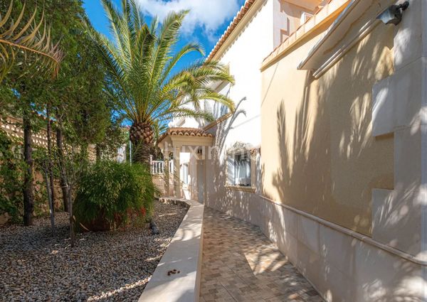 Luxury villa for long term rentals in Calpe