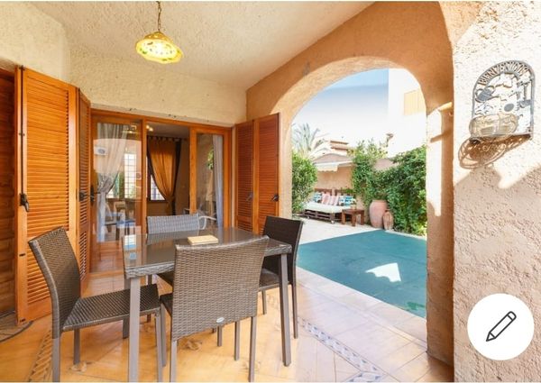 Se alquila para todo el año chalet en Benidorm