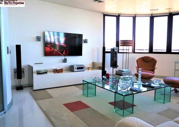 For rent luxury apartment in Benidorm area Avenida Europa 500 meters from the beach