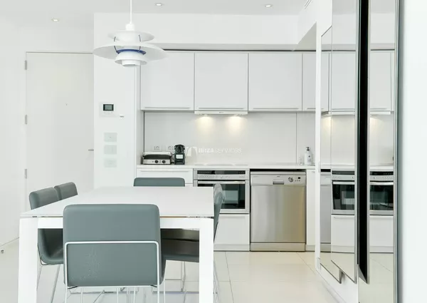 1071 Rent 2 bedroom apartment in Patio Blanco  Botafoch